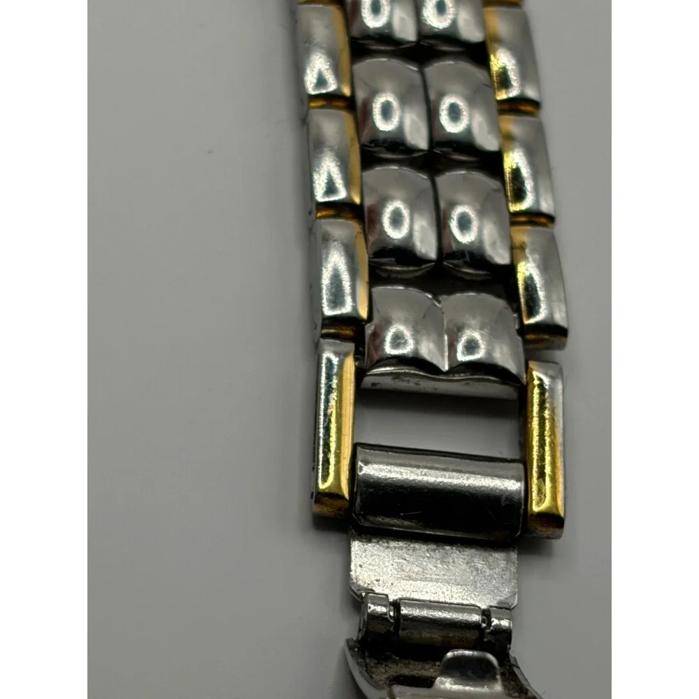 Pulsar V810 0760‎ Quartz Movement Japan Base Metal Stainless Steel Back Watch